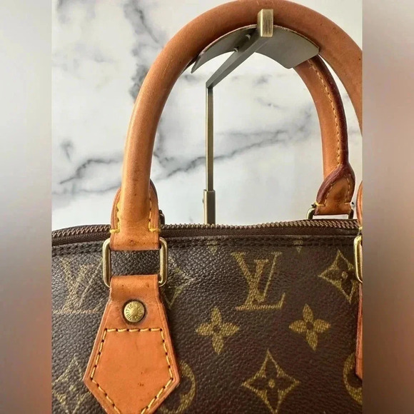 Pre-Loved Louis Vuitton Alma PM - Picture 4 of 11